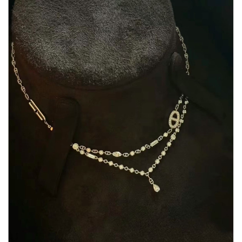 H**me5 necklaces